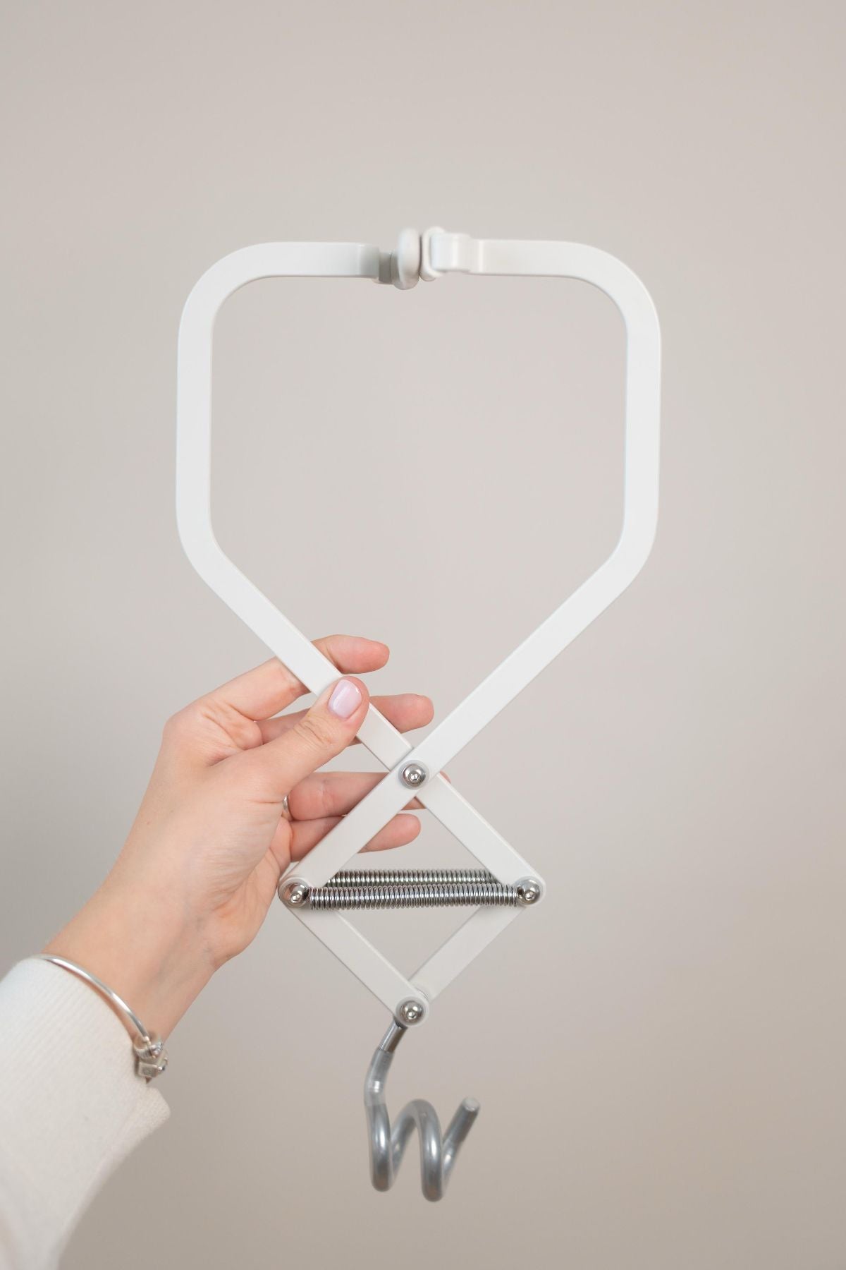 Door clamp for the automatic baby hammock