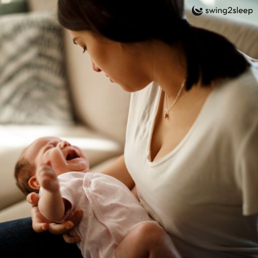 Mutter genervt von Baby